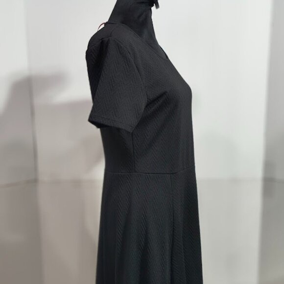 Magic Black Textured Short Sleeve Fit/Flare Midi Dress Women's Size Large - Picture 4 of 10